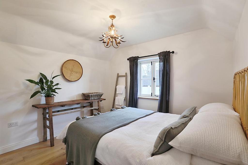 Luxury Cotswold Cottage With Hot Tub In Stow On The Wold! エクステリア 写真