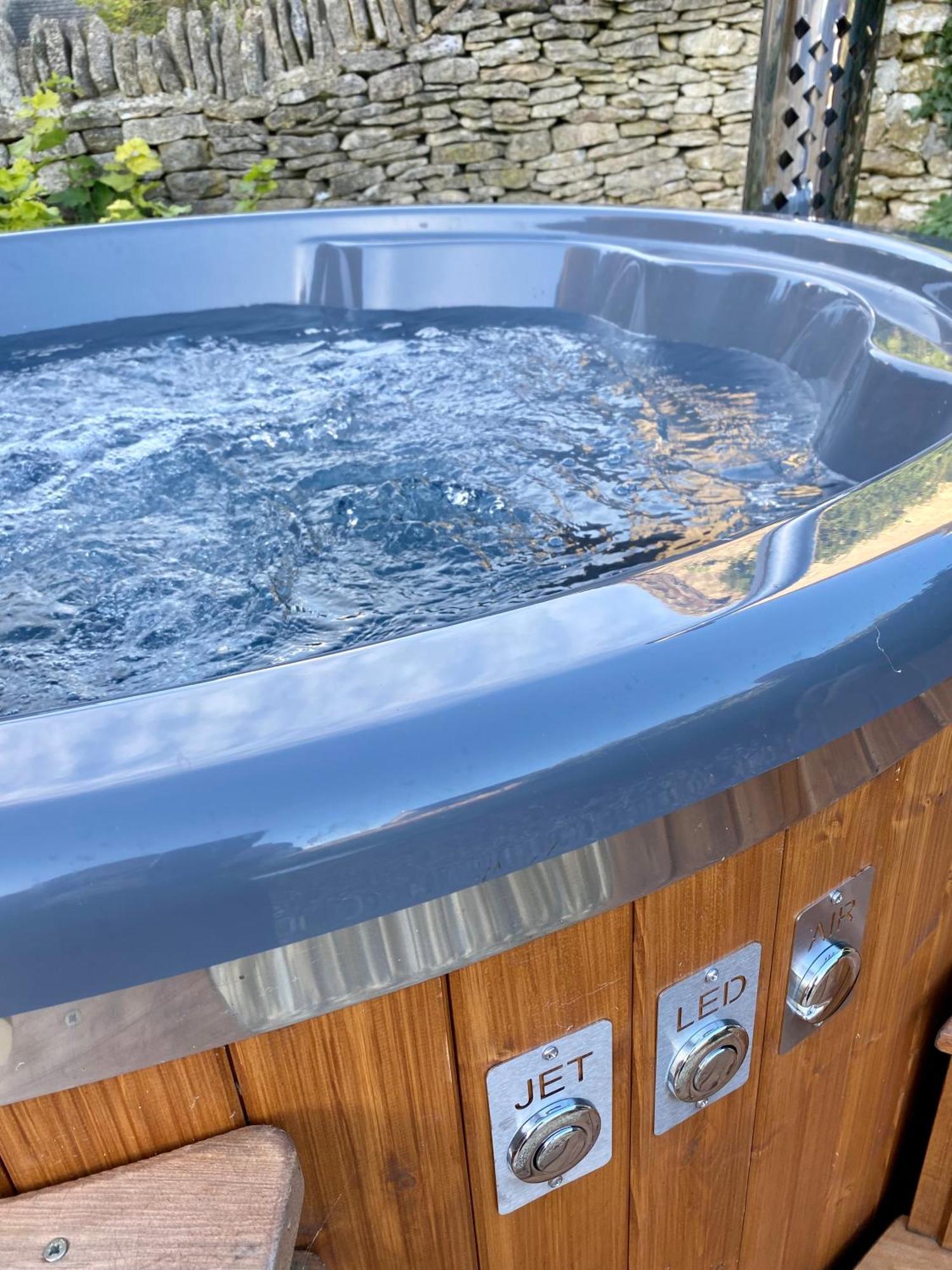 Luxury Cotswold Cottage With Hot Tub In Stow On The Wold! エクステリア 写真